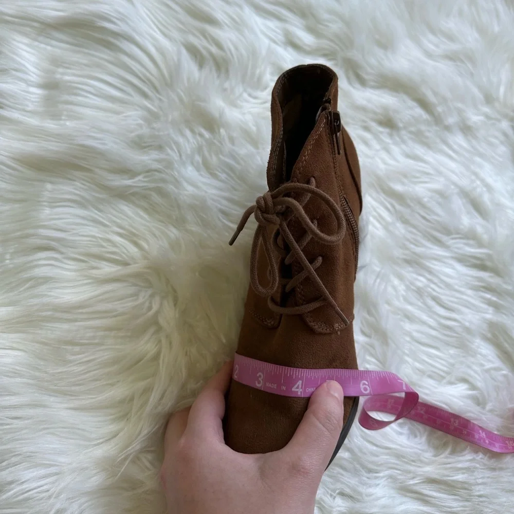 American Rag size 8 faux suede tan wedge heel booties cute